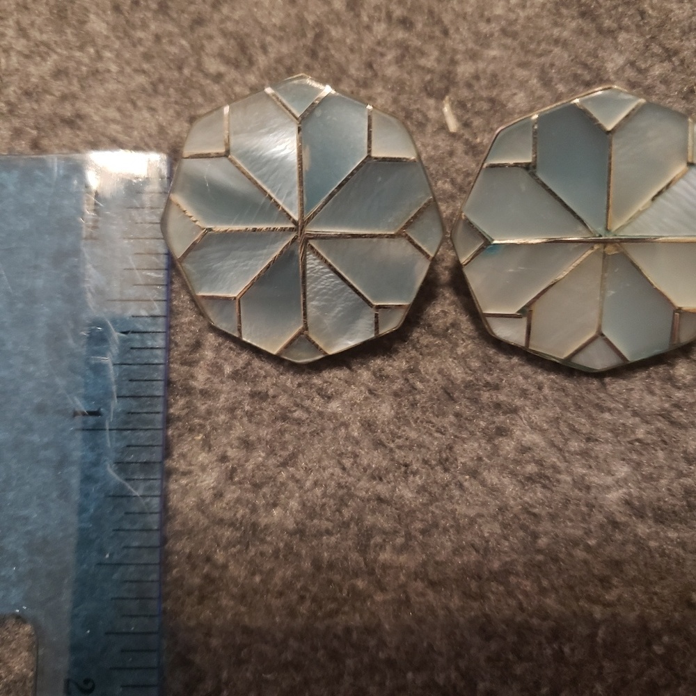 Mother of pearl blue earrings